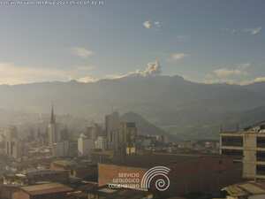 Con sismicidad y ceniza está el volcán Nevado del Ruiz este lunes festivo.