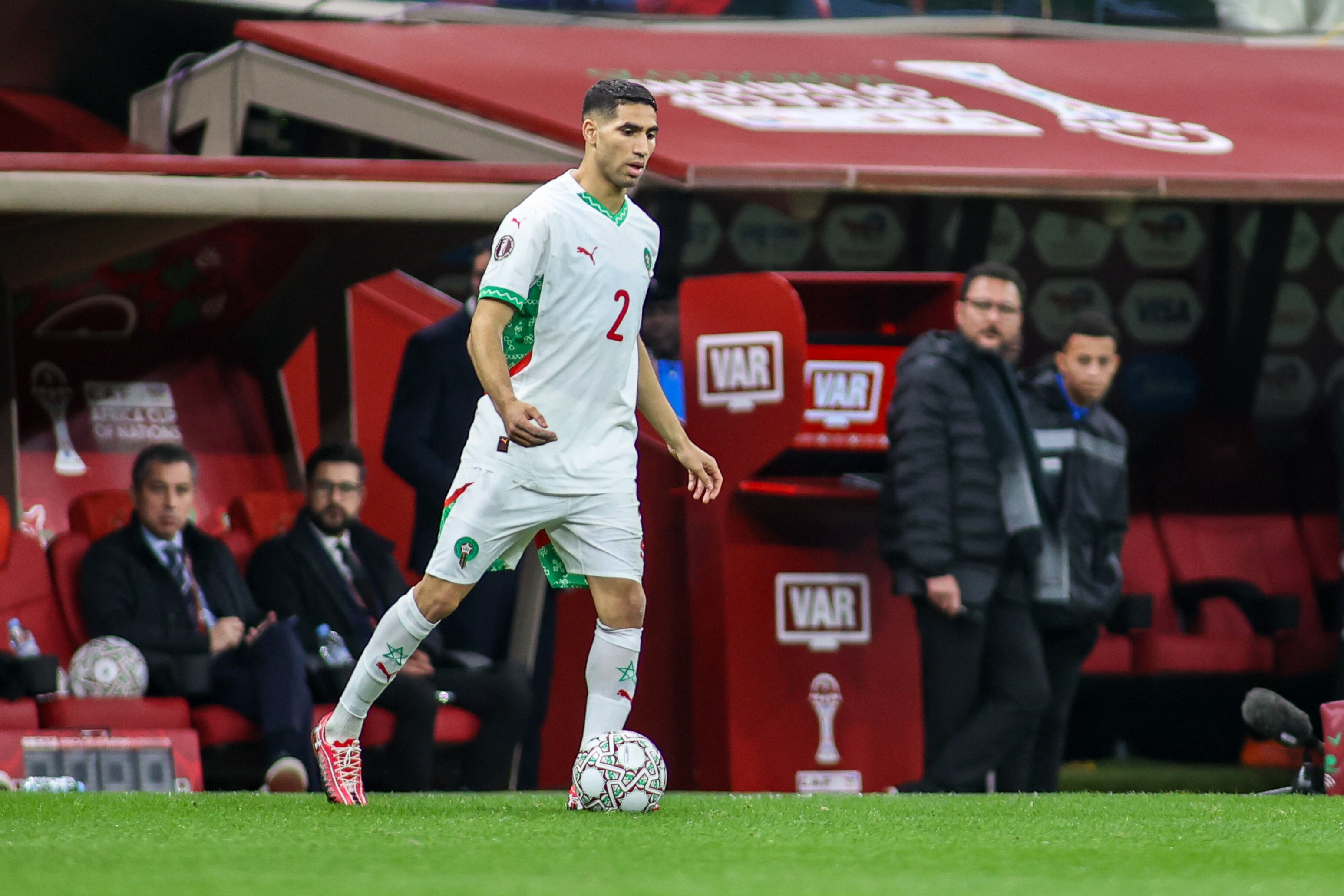 Momento en el que Hakimi entra a la cancha contra Zambia.