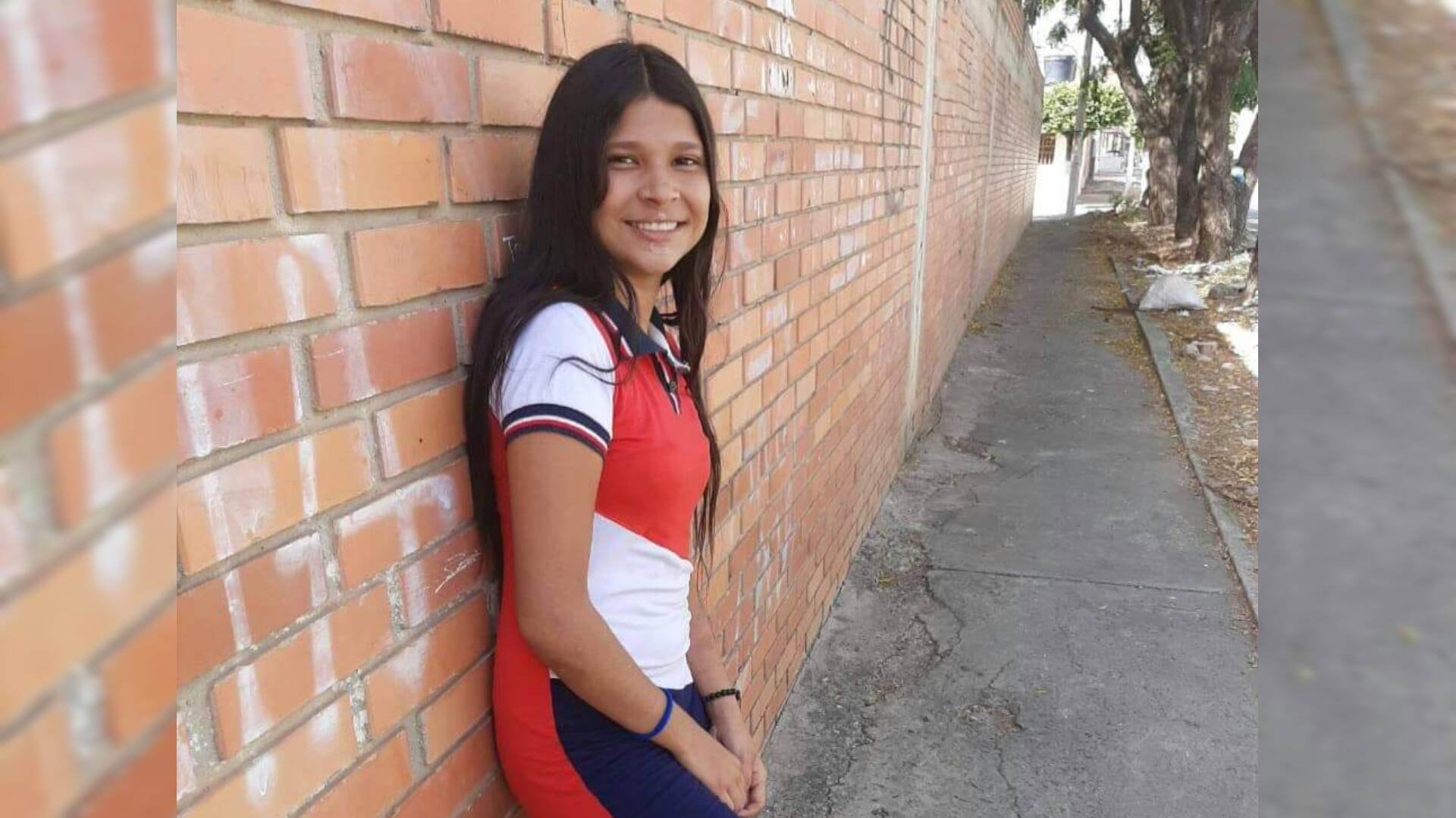 Esta mujer estaba terminando el bachillerato.