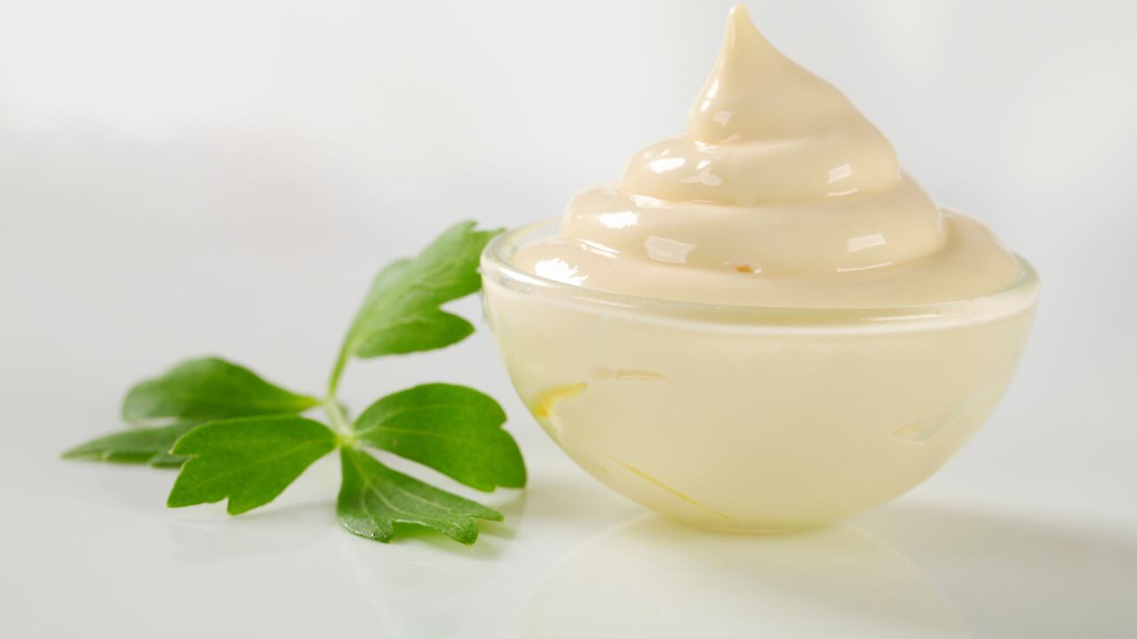 El alto consumo de mayonesa puede ser perjudicial para la salud.