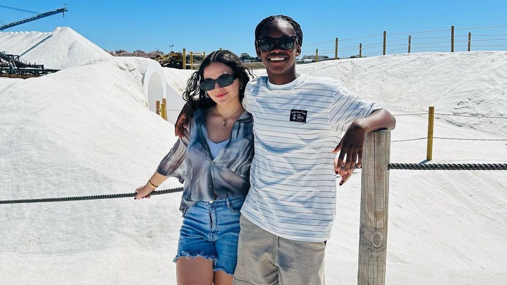 Valeria y Linda no desaprovechan ninguna oportunidad para demostrar su amor. Foto: Instagram @linda__caicedo11.