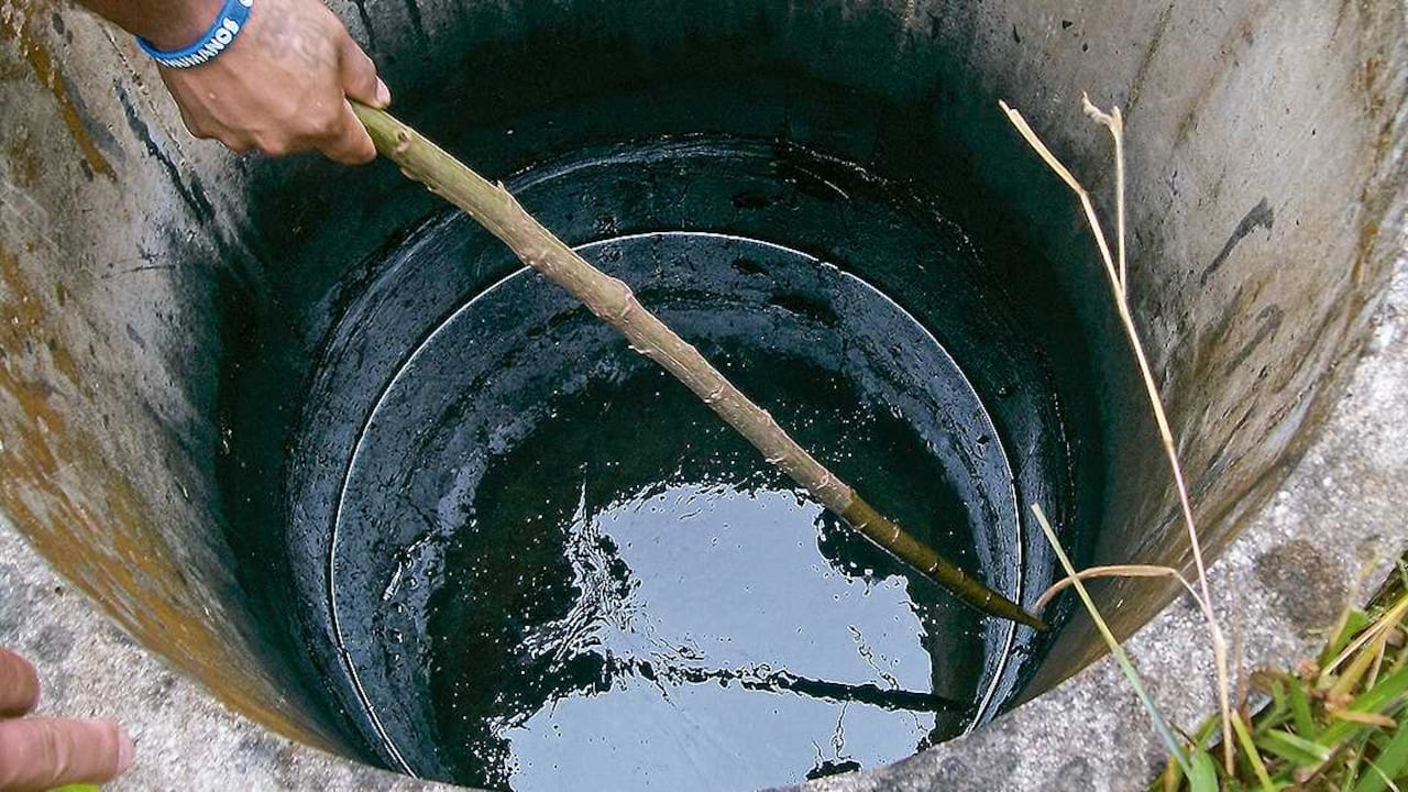 Algunos aljibes de los que depende la población están visiblemente contaminados. (Foto: Angie Ramírez-Grupo Terrae)