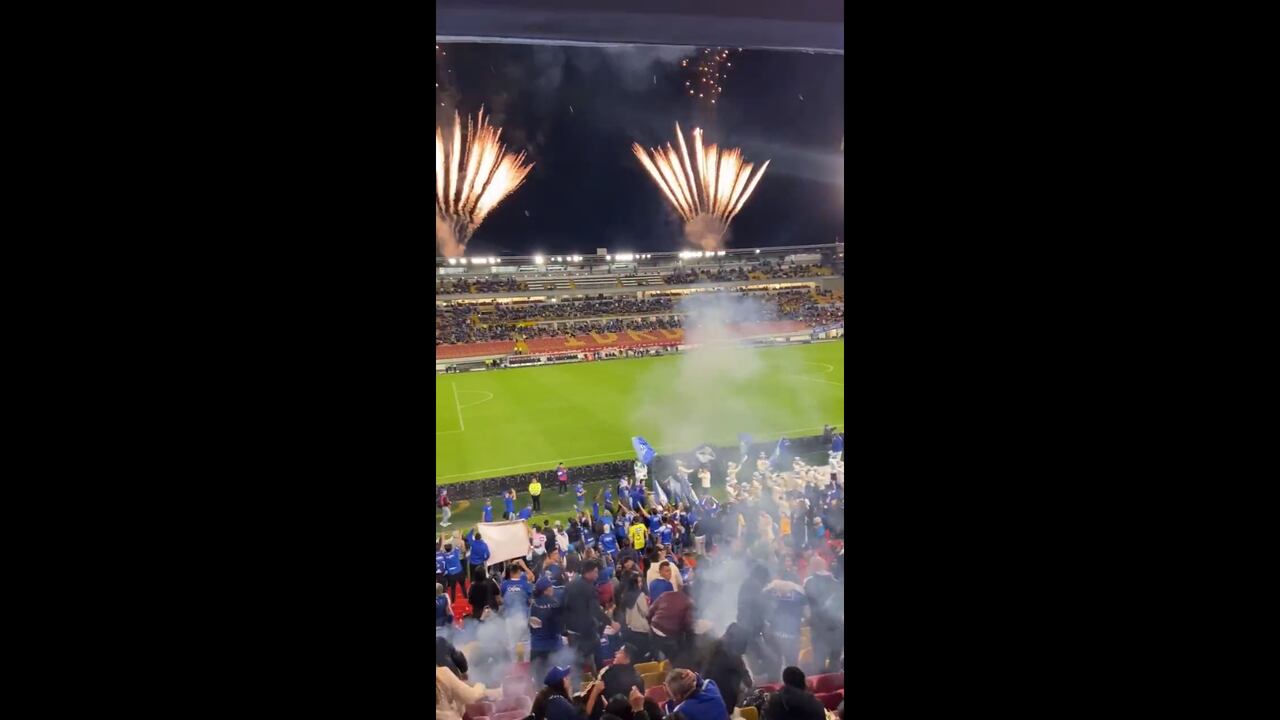 El accidente con pirotecnia se registró en el entretiempo del partido entre Millonarios y Pasto en El Campín.