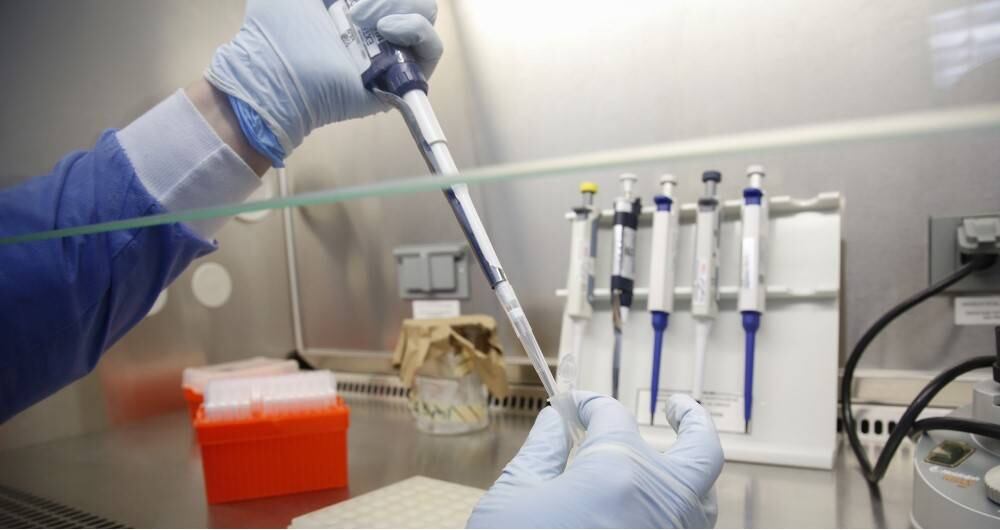 El CoVac-1 tiene como objetivo provocar una inmunidad duradera contra el SARS-CoV2, producida mediante los linfocitos T, para reproducir en la medida de lo posible la inmunidad adquirida a través de una infección natural.