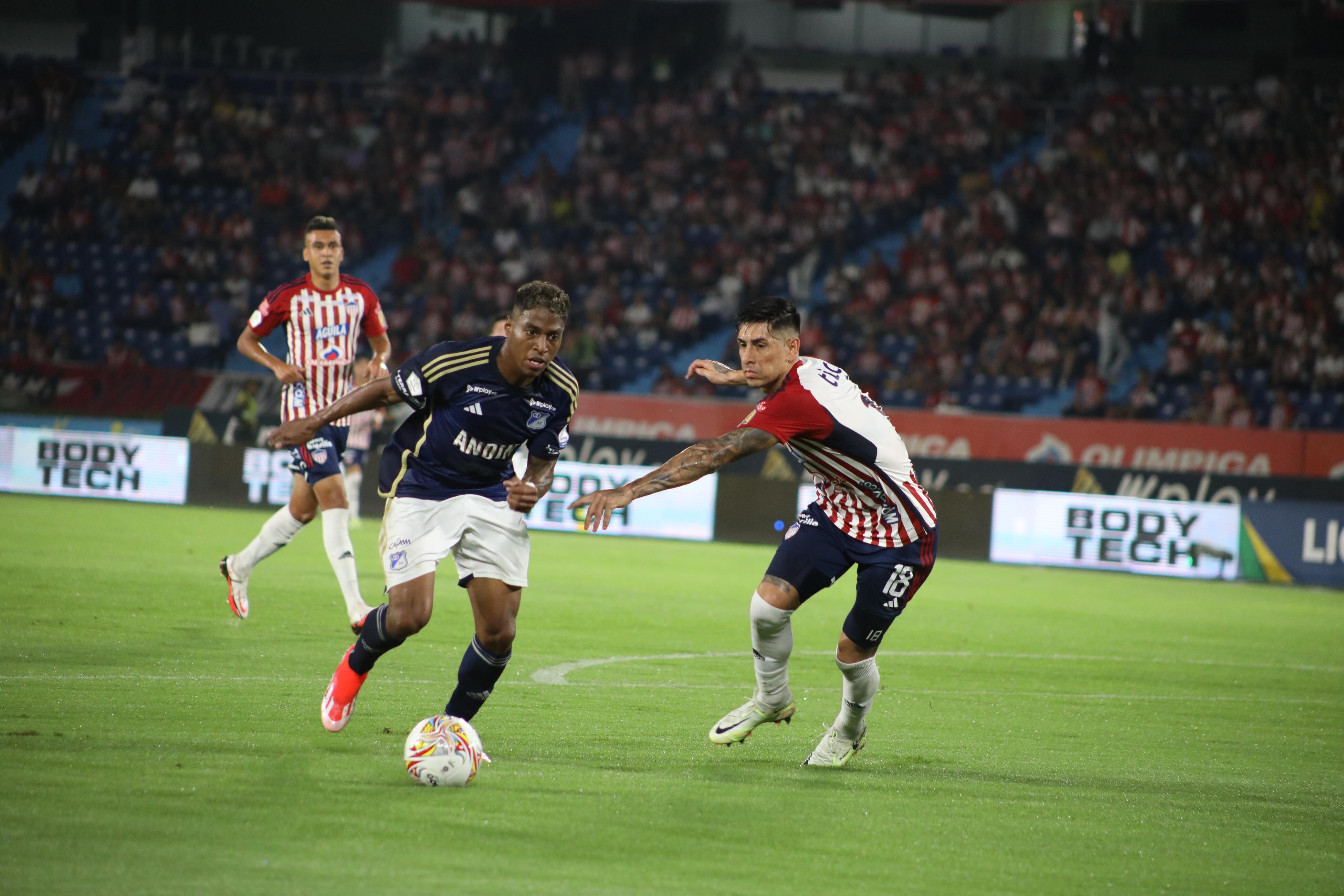 Imagen del partido entre Junior de Barranquilla y Millonarios por la fecha 1 del Grupo A de los cuadrangulares semifinales de la Liga colombiana 2024.