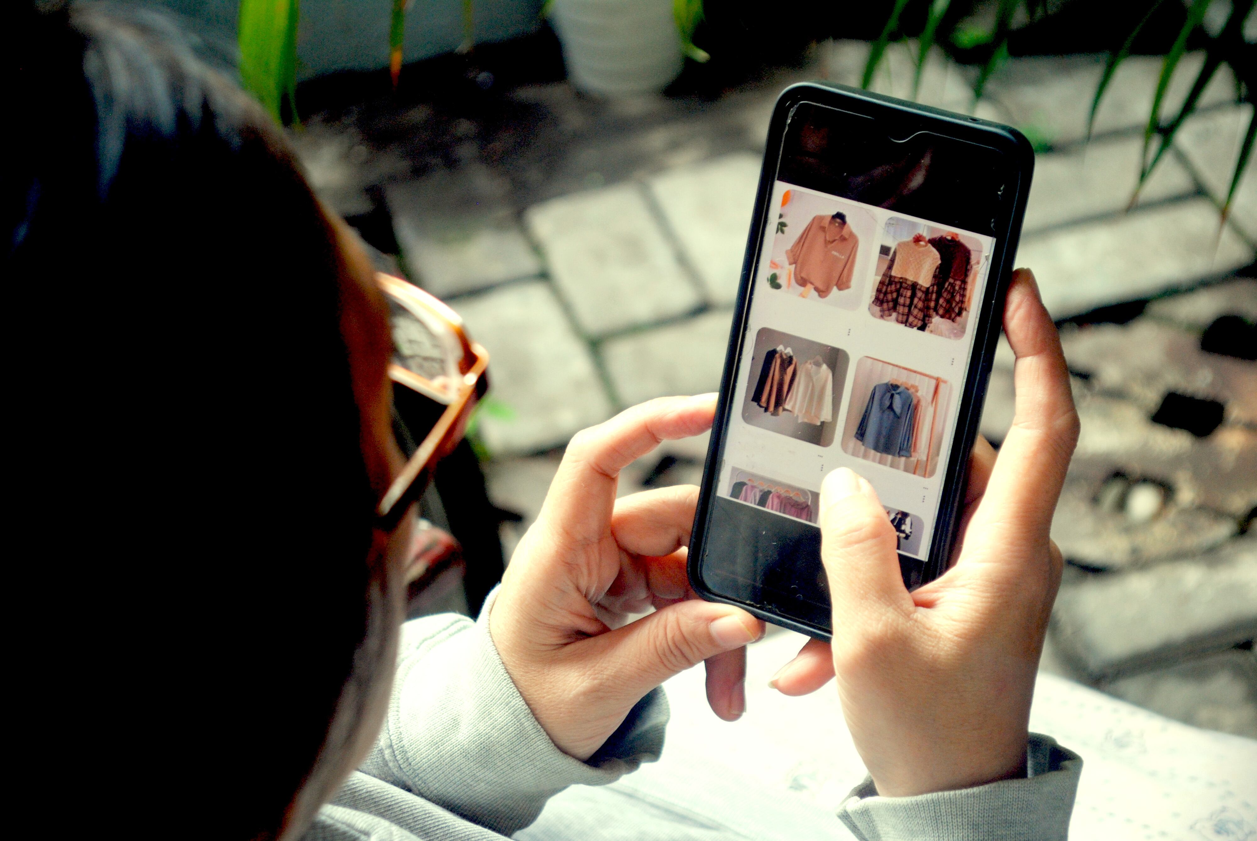 Facebook Marketplace suma funciones con IA para publicar productos y responder a compradores.