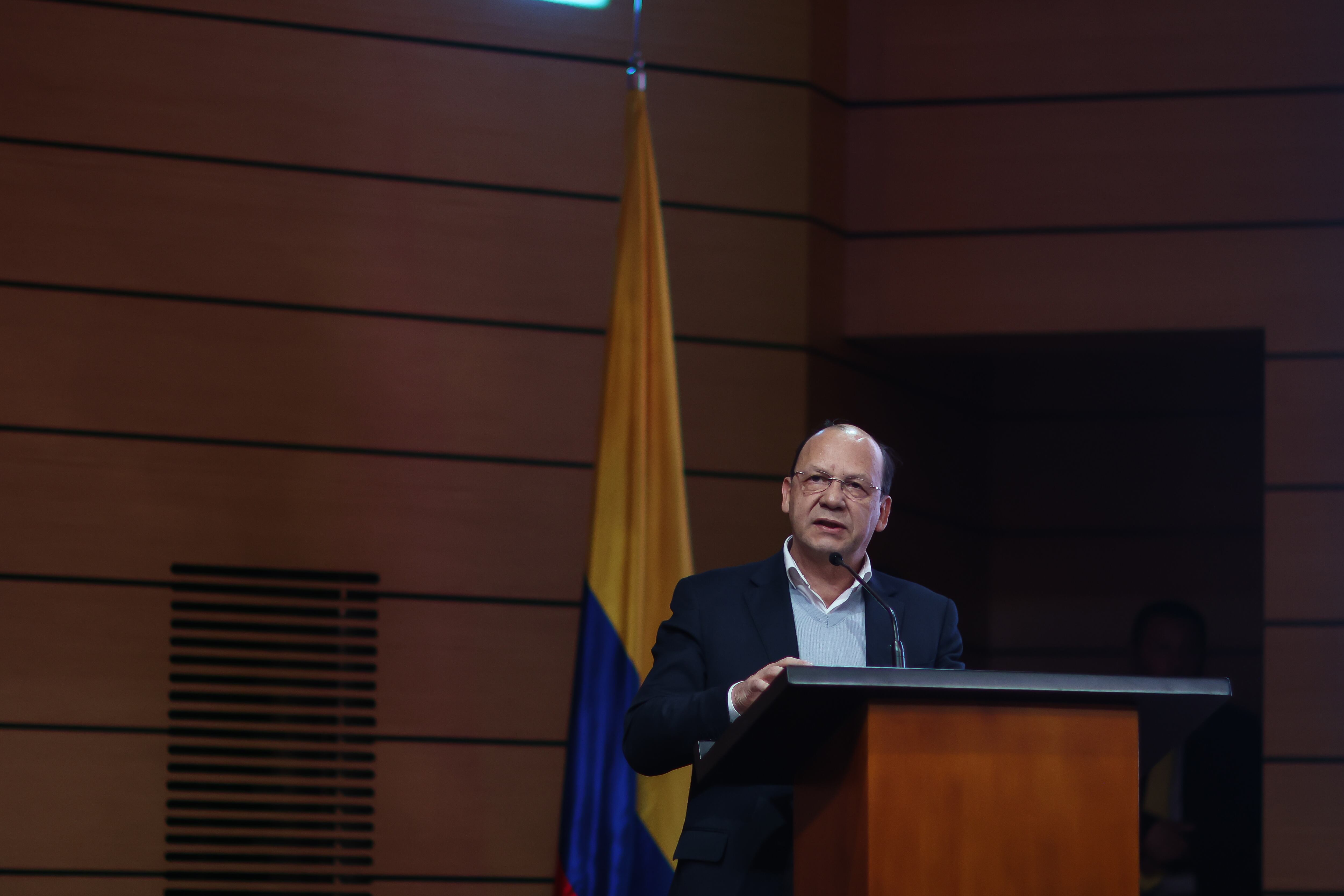 Rueda de prensa de la Ley de financiamiento con el ministro de hacienda, Germán Ávila, los viceministros Carlos Betancourt y Leonardo Pazos y la Dir. de Presupuesto, Martha Hernández.