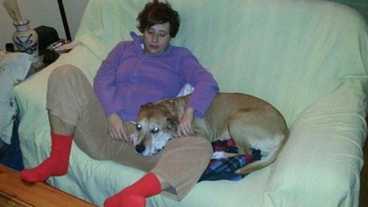 Teresa Romero y su perro, Excalibur.