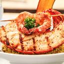 Plato de mariscos con langosta y camarones; una de las especialidades del Caribe colombiano.