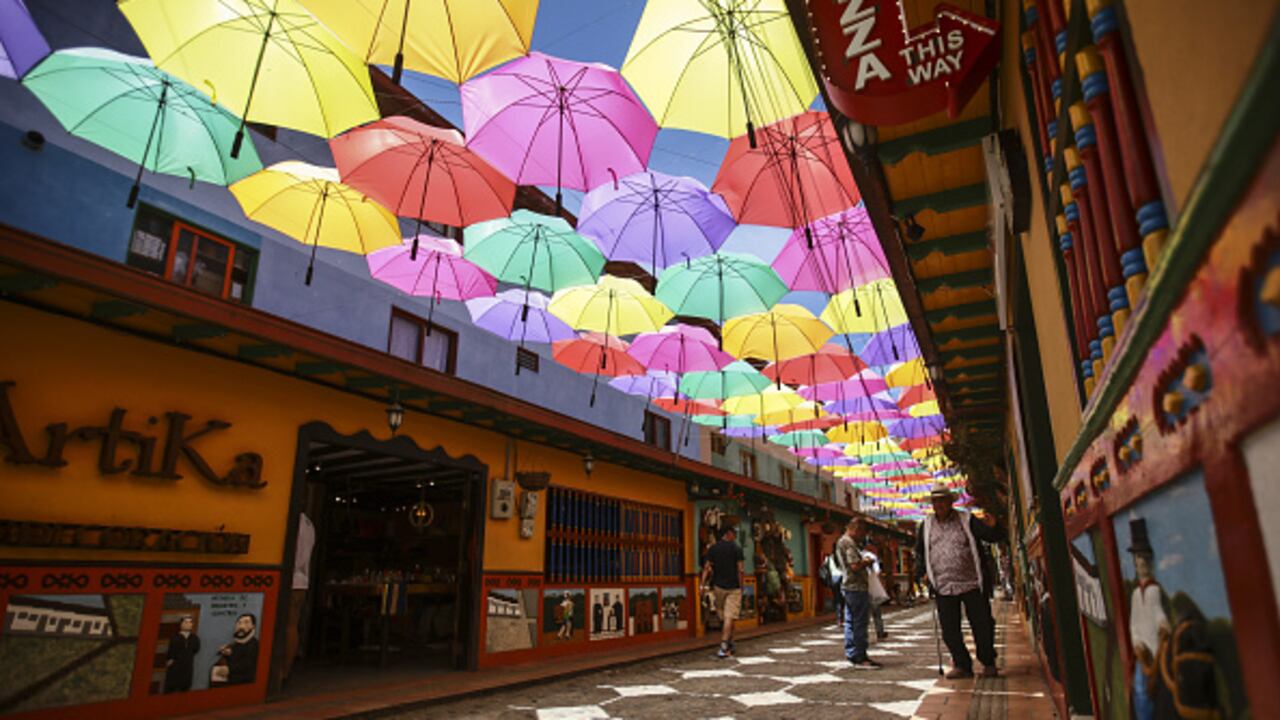 El Consejo Mundial de Viajes y Turismo (WTTC, por sus siglas en inglés) reveló que la contribución del sector turístico al PIB de Colombia rebasará los niveles prepandemia, ya que aportará 15.5 mil millones de dólares a la economía nacional, un 7.2 % por encima de lo registrado en 2019.