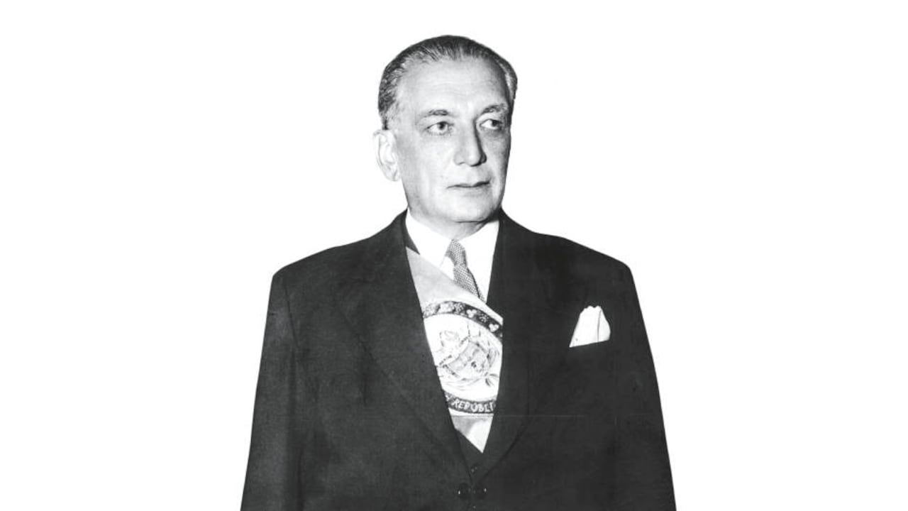 Dice Alberto Casas en su libro que Laureano Gómez resultó ser el único “paganini” de la lucha entre liberales y conservadores, ya perfeccionado el pacto del Frente Nacional creado por él y Alberto Lleras (1958-1974).