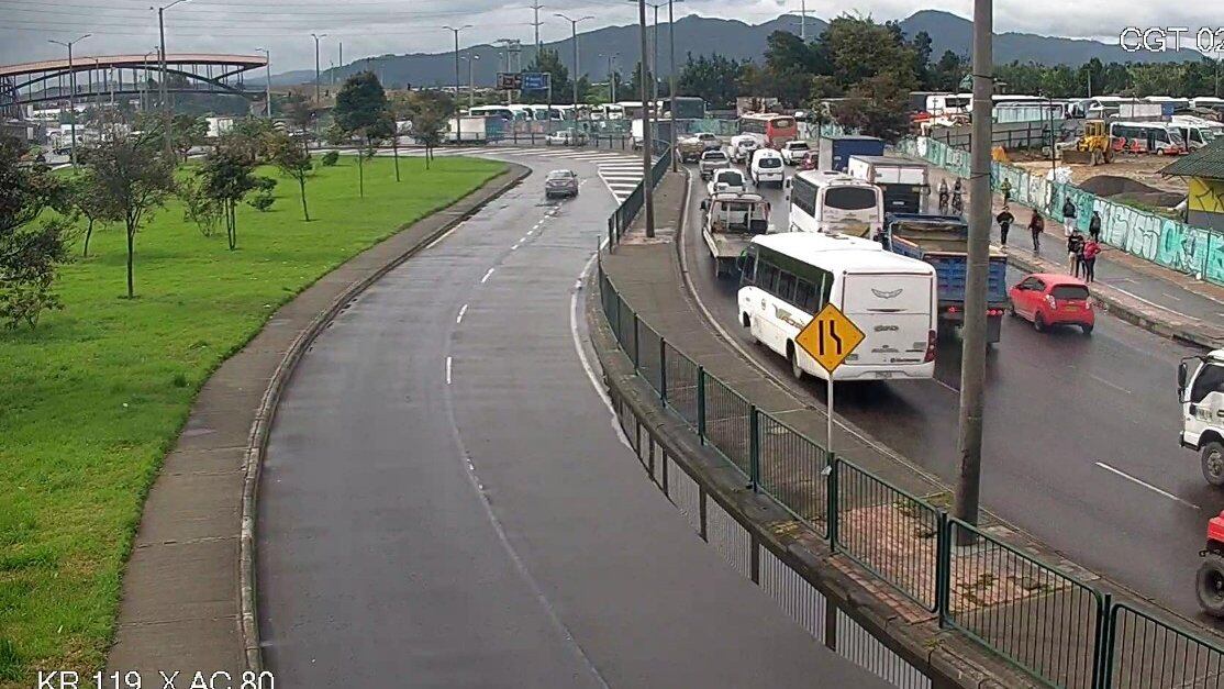 La ruptura de la tubería de gas ocasionó una gran congestión vial en la calle 80 en el sentido oriente - occidente.
