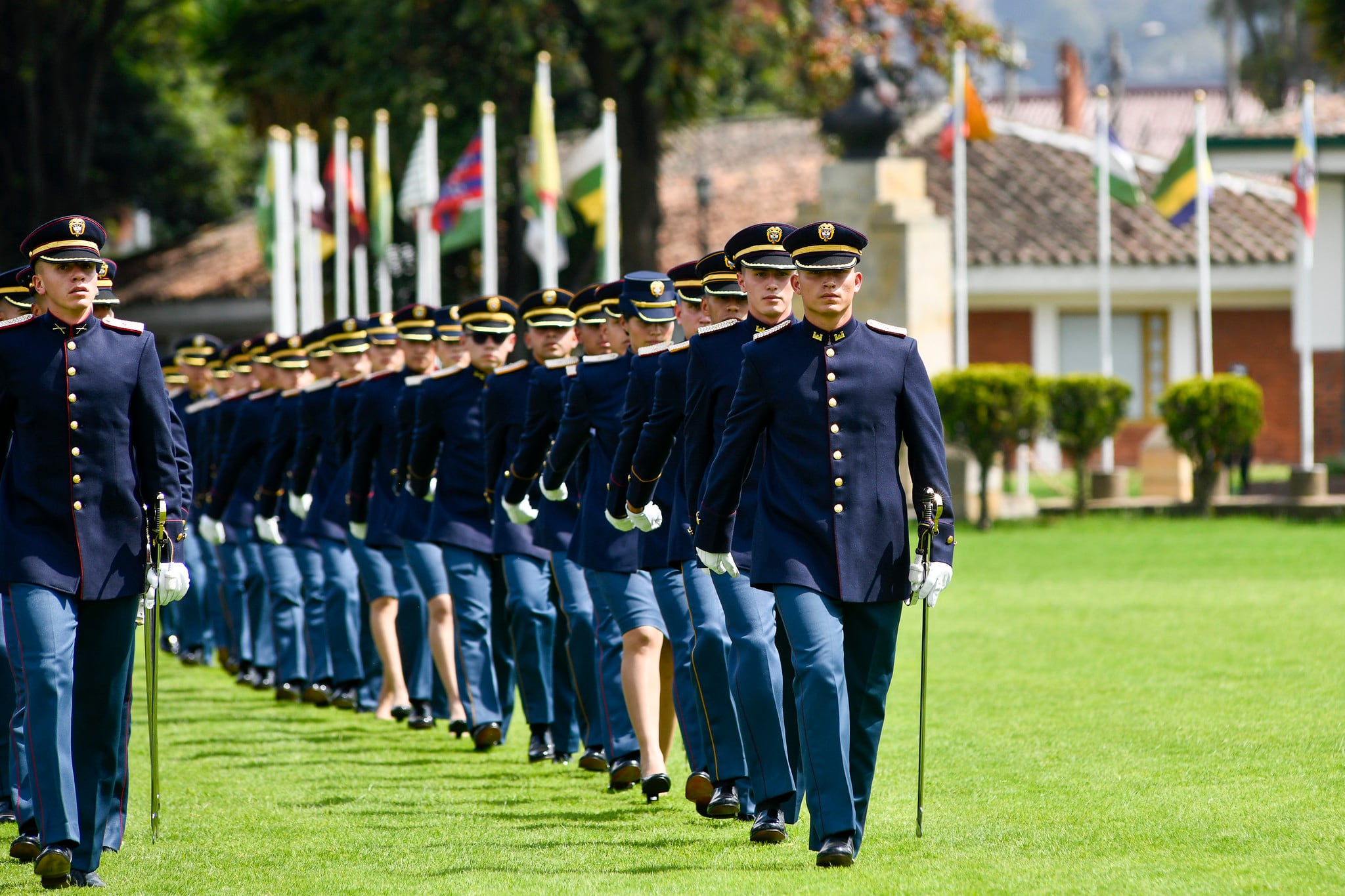 Imagen de la ceremonia de oficiales de la Escuela Militar José Maria Córdova, en Bogotá, el 4 de diciembre de 2025