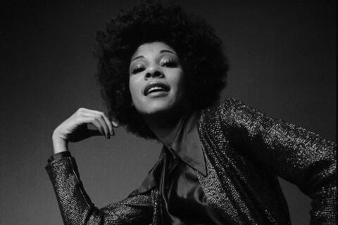 Retrato de la cantante estadounidense de funk, soul y R&B Betty Davis (de soltera Mabry), Nueva York, Nueva York, 1969. (Foto de Anthony Barboza/Getty Images)