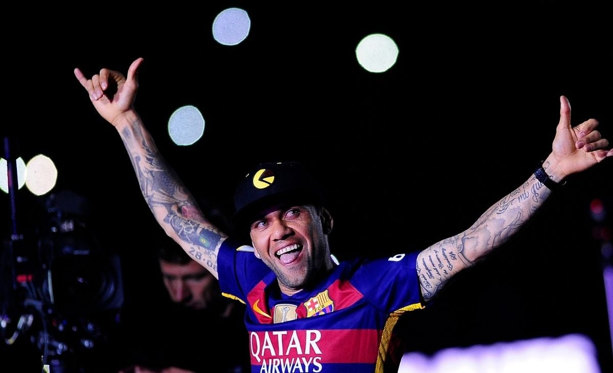 El futbolista brasileño se convirtió en el primer refuerzo de la era Xavi en Barcelona.