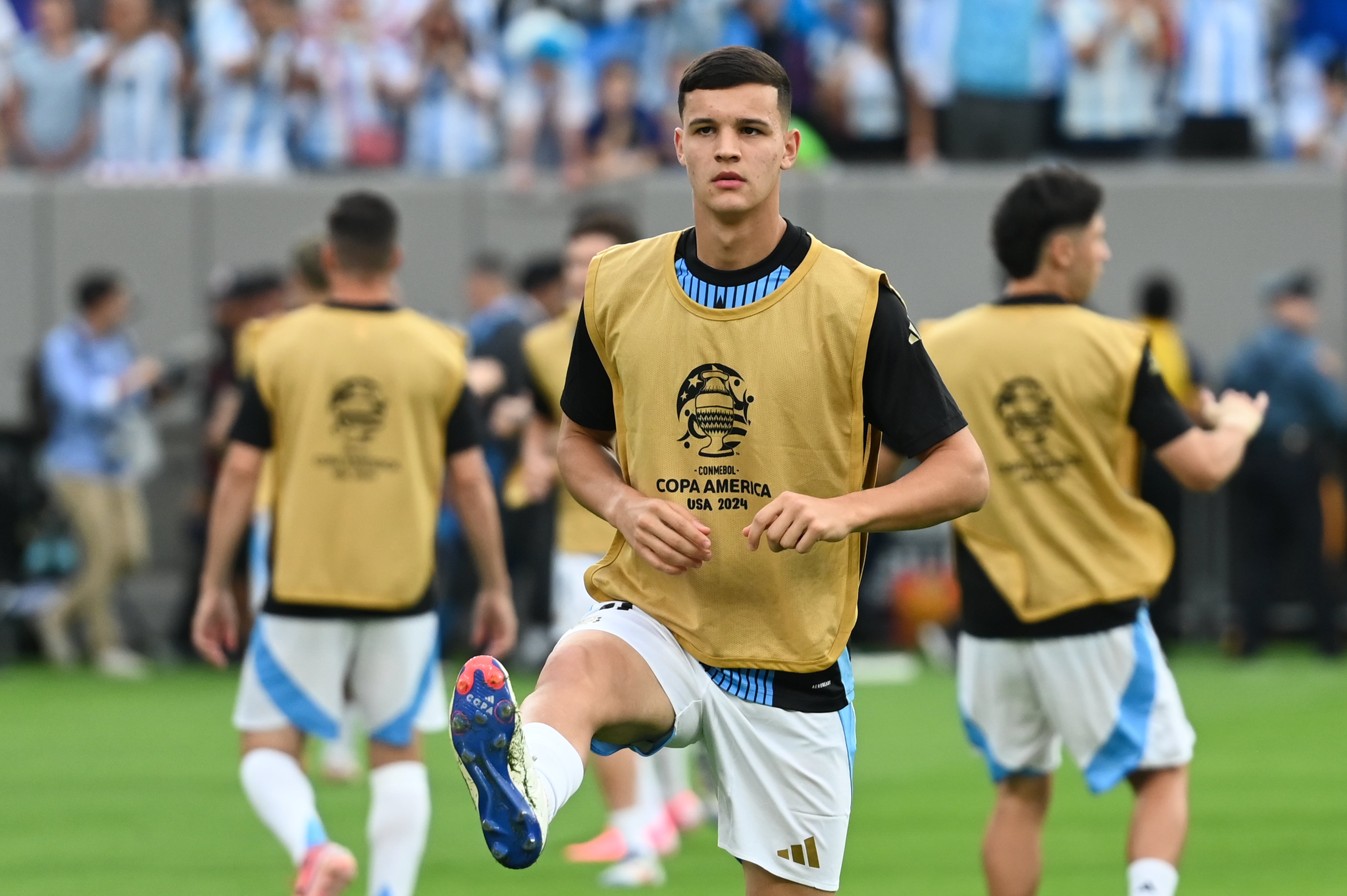 EAST RUTHERFORD, NEW JERSEY - JULY 9: Valentin Carboni #21 of Argentina warms-up before the Copa America 2024 semifinal match between Argentina and Canada at MetLife Stadium on July 9, 2024 in East Rutherford, New Jersey. (Photo by Stephen Nadler/ISI Photos/Getty Images)