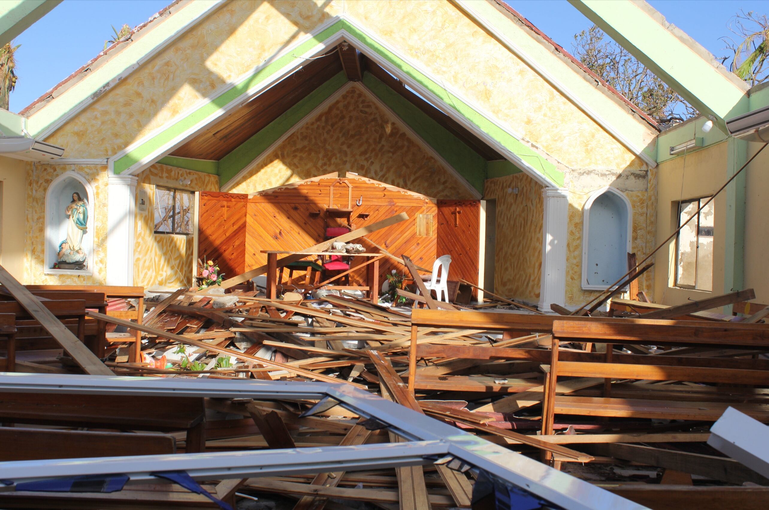 Estado en quedó la iglesia en Providencia.