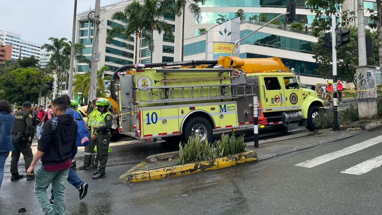 Al sitio llegaron dos máquinas de Bomberos, cuatro ambulancias, Movilidad y Policía. Preliminarmente se reportan nueve personas lesionadas.