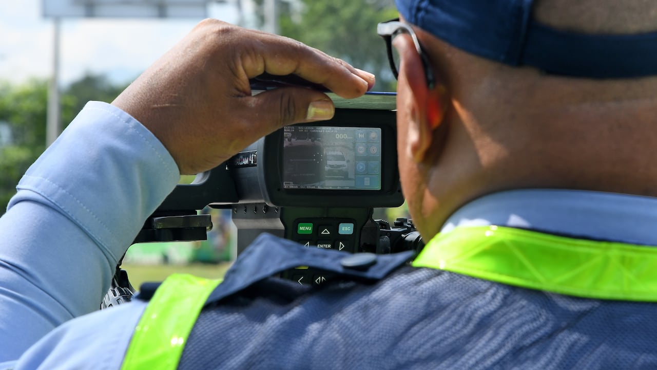 El nuevo secretario de Movilidad de Cali, Wilmer Tabares, contó que habrá presencia permanente de los agentes de tránsito en las vías de la ciudad para recuperar el control en la Cidad de Cali. Enero 6 de 2024 / Foto Wirman Rios / EL PAIS