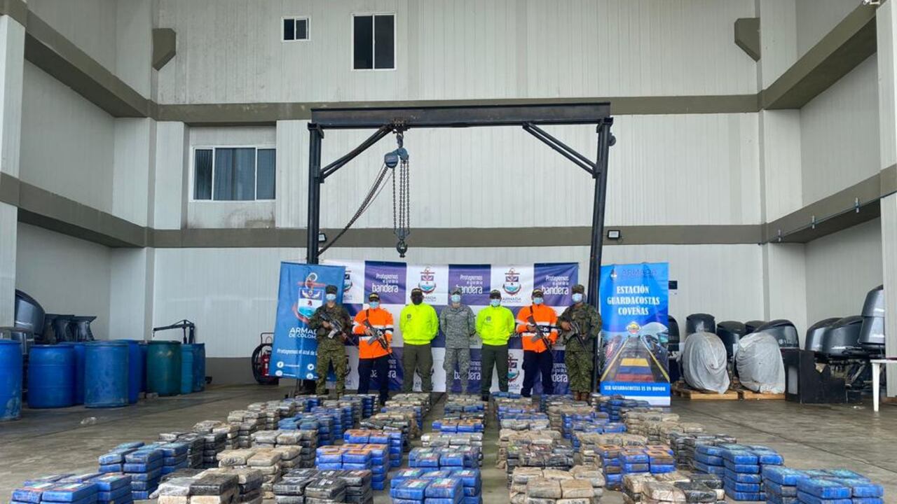 Interceptan lancha con cerca de dos toneladas de cocaína en el caribe
