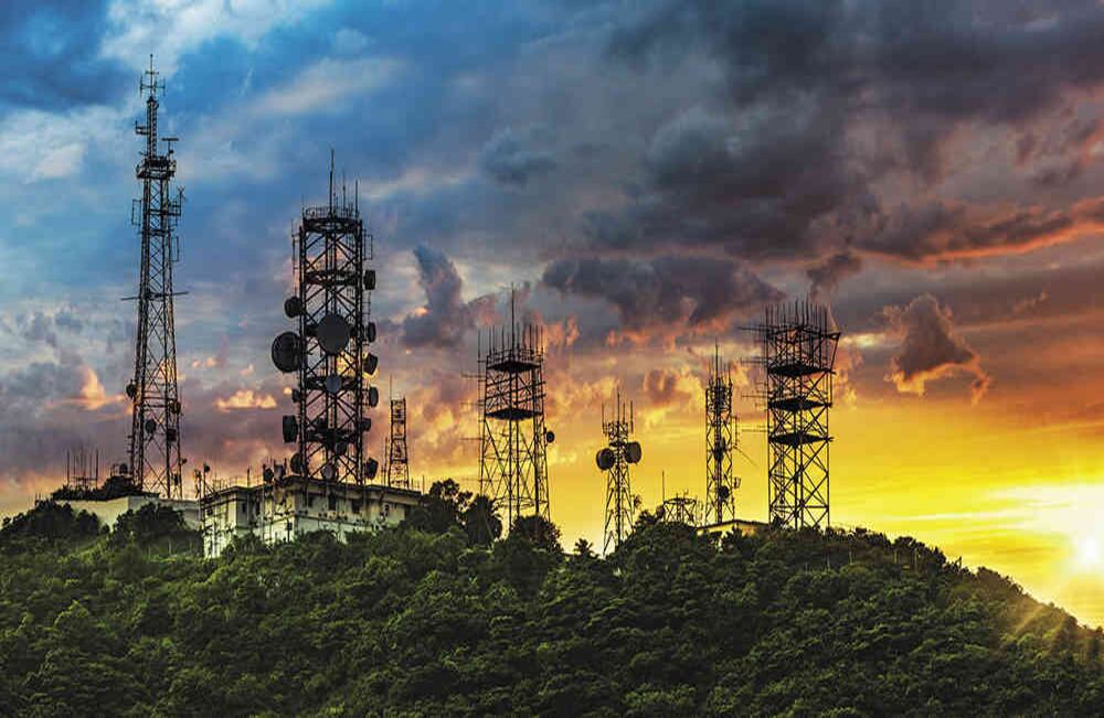 Hong Kong es el centro de telecomunicaciones de Asia Pacífico con más de 4 millones de líneas telefónicas y una penetración de internet del 89 por ciento.