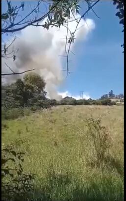 En la imagen se puede ver la inmensa nube de humo que se formó.