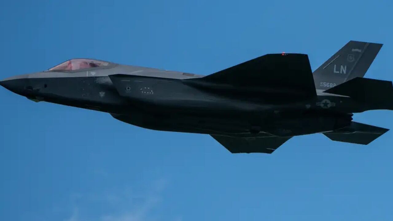 Se han fabricado más de 1.200 de estos aviones furtivos.