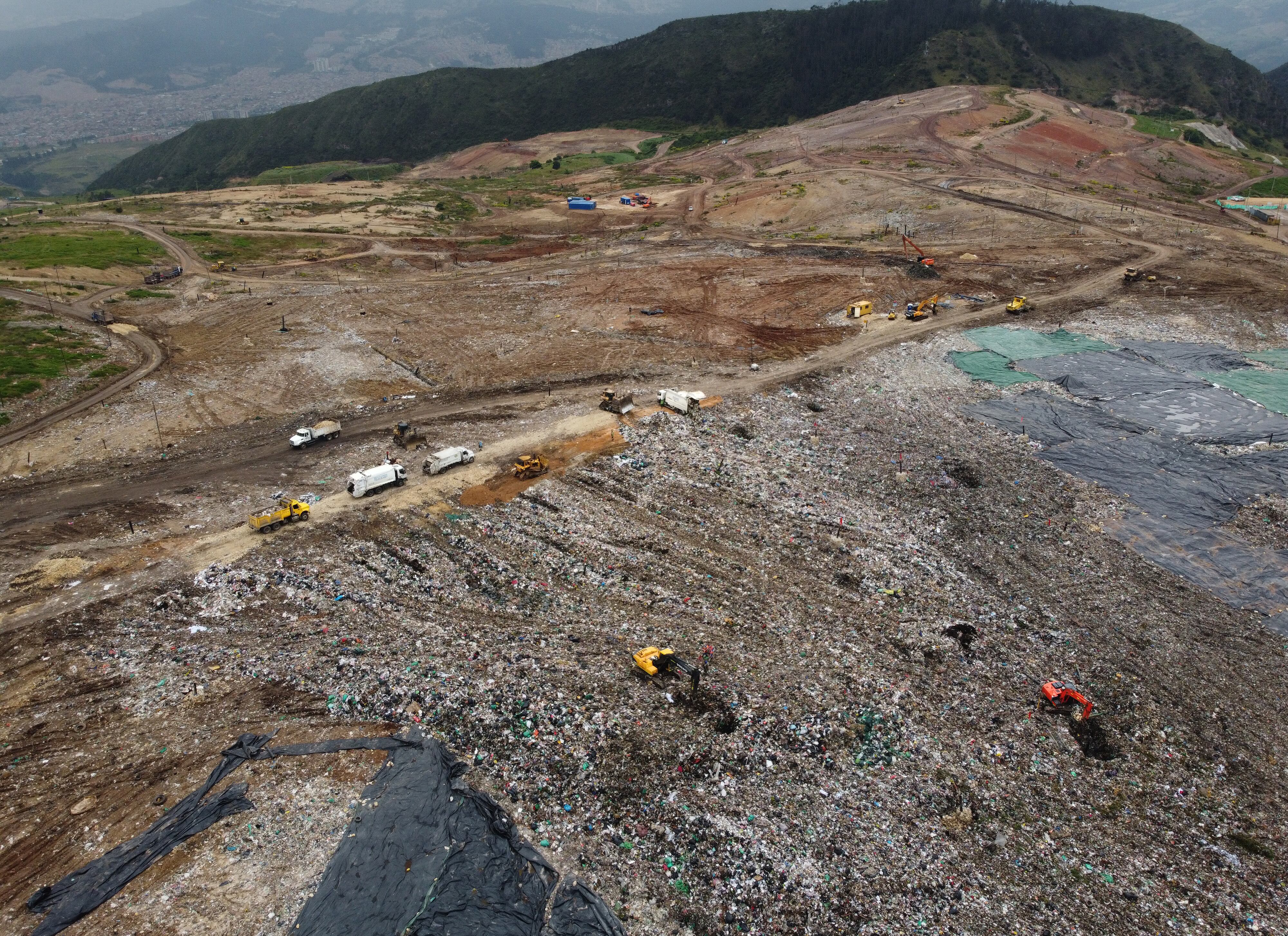 Panoramica Relleno Sanitario Doña Juana
principal vertedero de basura de Bogotá, ubicado en la localidad de Ciudad Bolívar entre los sectores de Mochuelo Alto y Mochuelo Bajo.
Agosto 24 del 2021
Foto Guillermo Torres Reina / Semana