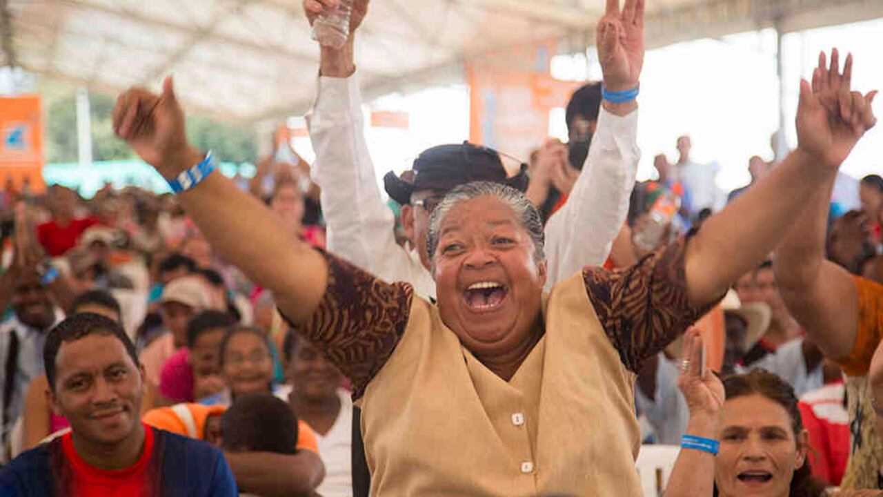 Hoy tenemos la mayor cantidad de viviendas gratuitas de la historia: 275.000 entre urbanas y rurales.