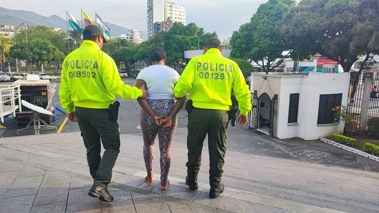 La mujer se habría robado 1.500 millones representados en dinero en efectivo y objetos.