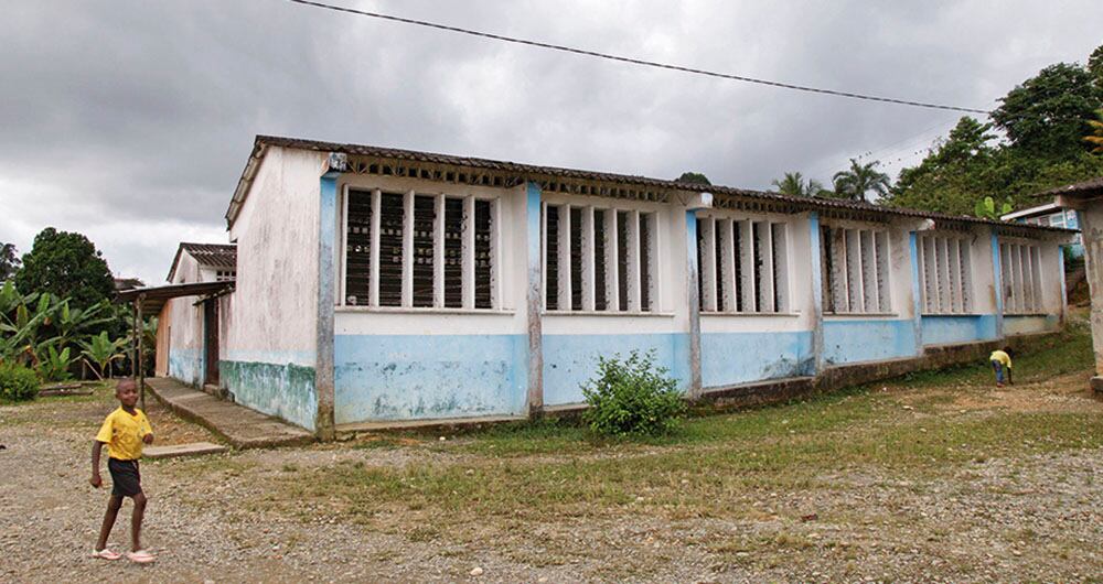  Además de los recursos embolatados en el anticipo, los principales perjudicados con el escándalo de Centros Poblados son los niños de las escuelas de zonas apartadas, que tendrán que aplazar quién sabe por cuánto tiempo el acceso a internet.