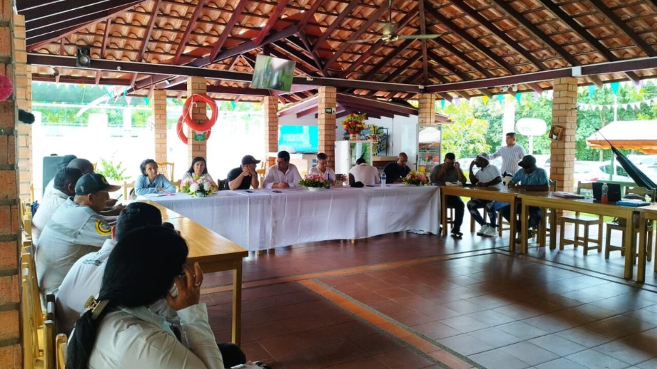 Mesa de diálogo en el Urabá antioqueño donde se levantó el paro de siete días.