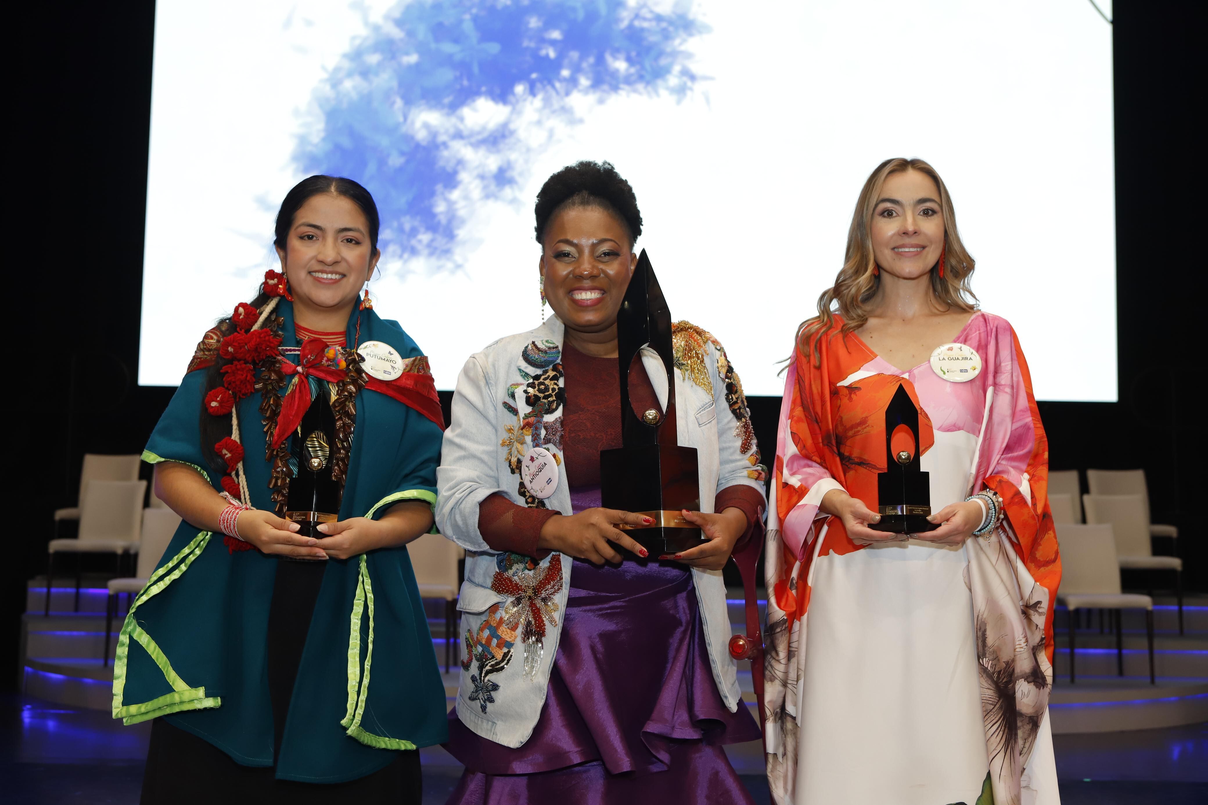 En esta edición participaron 146 mujeres de distintos departamentos del país, lo que refleja la diversidad de proyectos sociales liderados por mujeres en ámbitos como la cultura, la sostenibilidad, el desarrollo comunitario y la educación, de ellas, 30 mujeres fueron seleccionadas como finalistas, recibiendo el reconocimiento por el impacto que generan en sus comunidades.