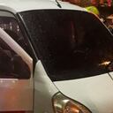 El vehículo quedó con varios impactos de bala.