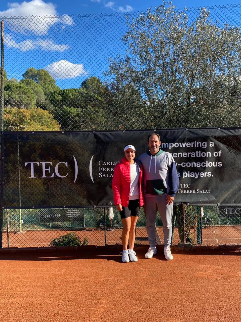 Osorio junto a su nuevo entrenador, el español Albert Costa