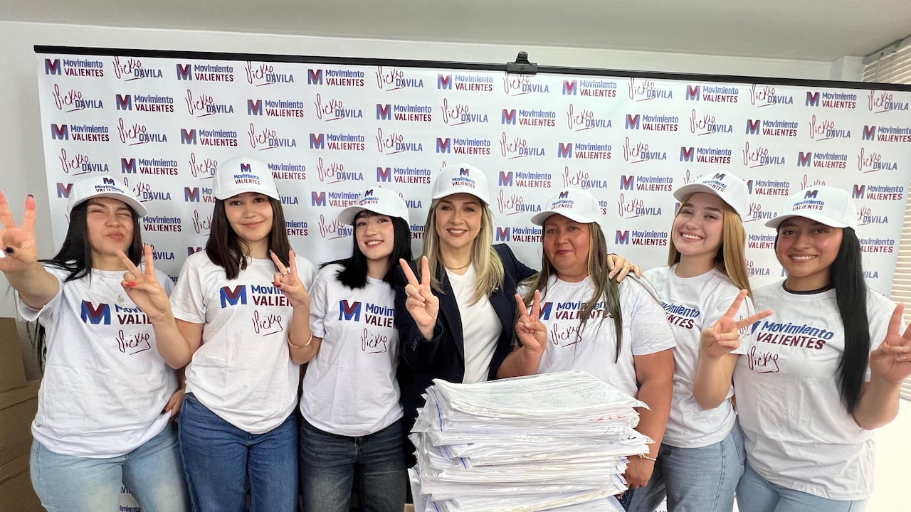 Vicky Dávila logró el medio millón de firmas.