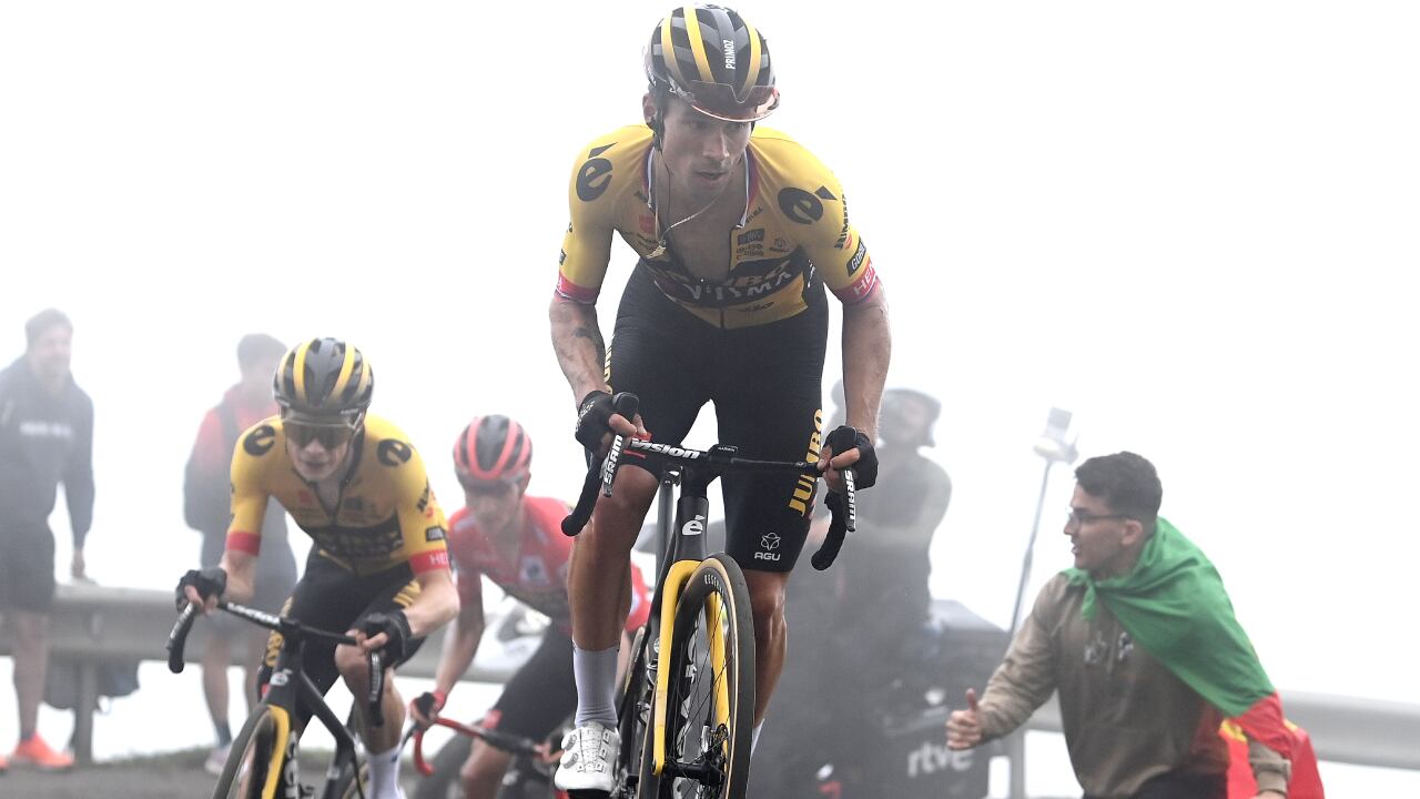 Primoz Roglic lideró el ataque contra su compañero Sepp Kuss