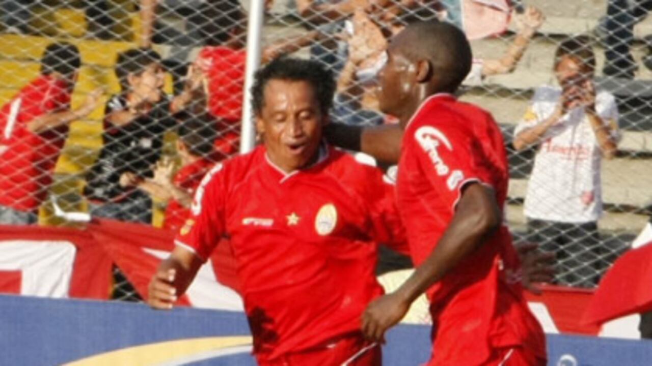 Resulta muy diciente que un jugador de 45 años, como Anthony de Ávila juegue un partido entero, no desentone y además anote un gol. Sucedió en el encuentro del domingo pasado en Cali entre América y Santa Fe