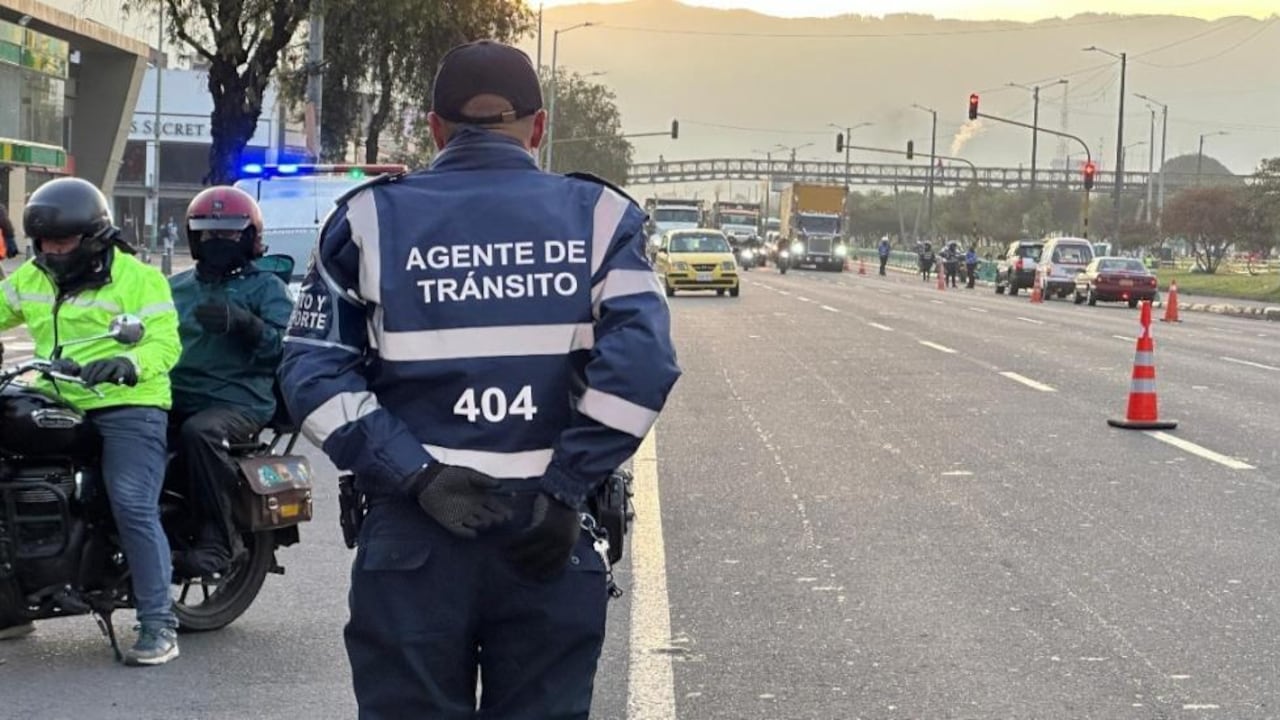 Imagen de referencia de un Agente de Tránsito en Bogotá.