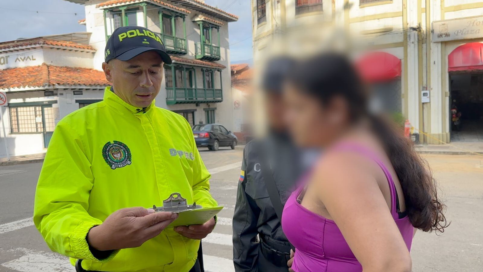 Una investigación exhaustiva de la Policía de Santander permitió establecer la participación de estos presuntos actores criminales en la explotación de menores.