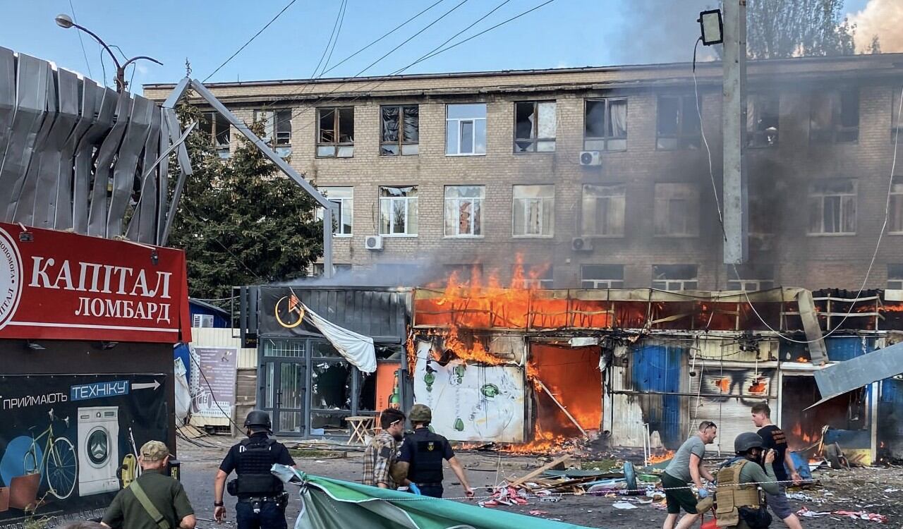 Así quedó el mercado tras el bombardeo ruso