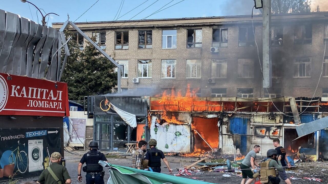 Así quedó el mercado tras el bombardeo ruso