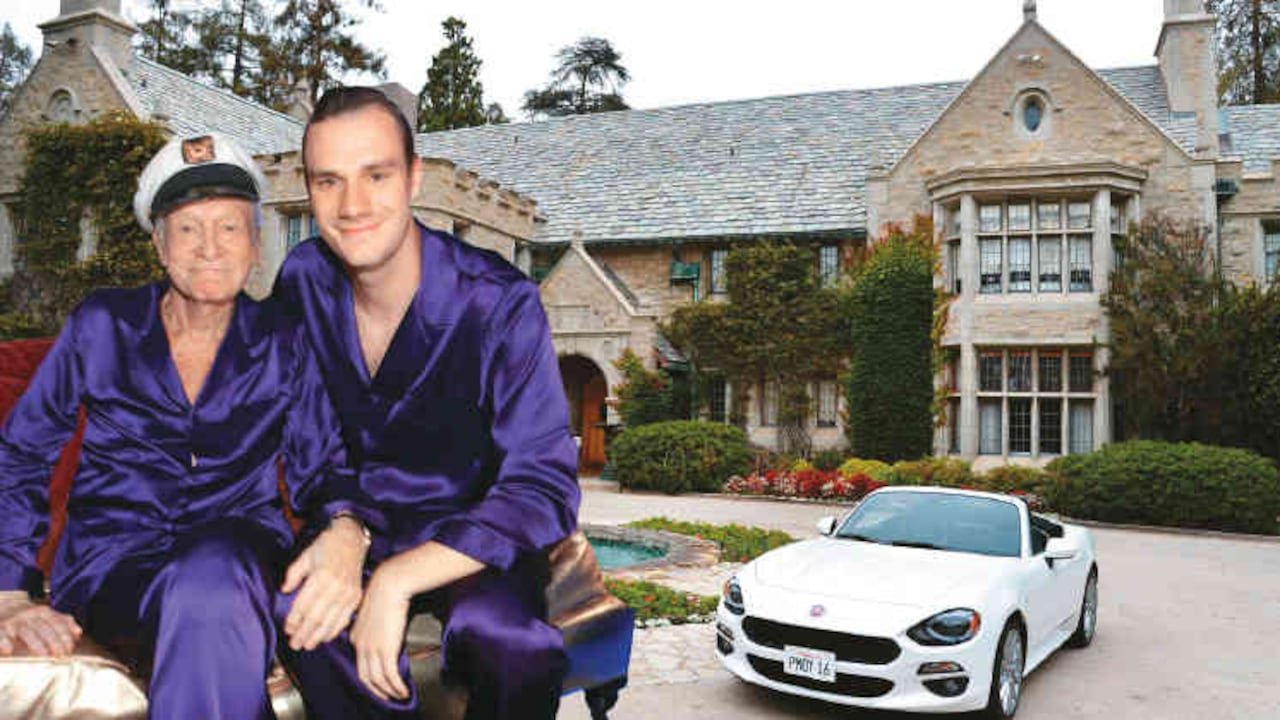 Hugh Hefner, de 90 años, abdicó el trono. Cooper, su hijo más joven, de 25 años, rige ahora el destino de la revista mundialmente famosa. / La mansión Playboy, en Bel Air, tiene un nuevo dueño, pero Hugh Hefner vivirá en ella hasta que muera. Mientras sucede, pagará un arriendo millonario.