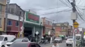 Al fondo, el fruver donde se presentó el crimen.