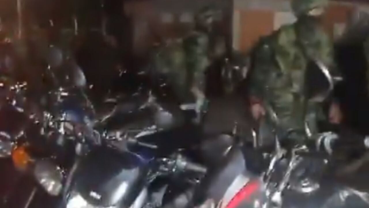 Soldados son expulsados de Caloto (Cauca) en una asonada.