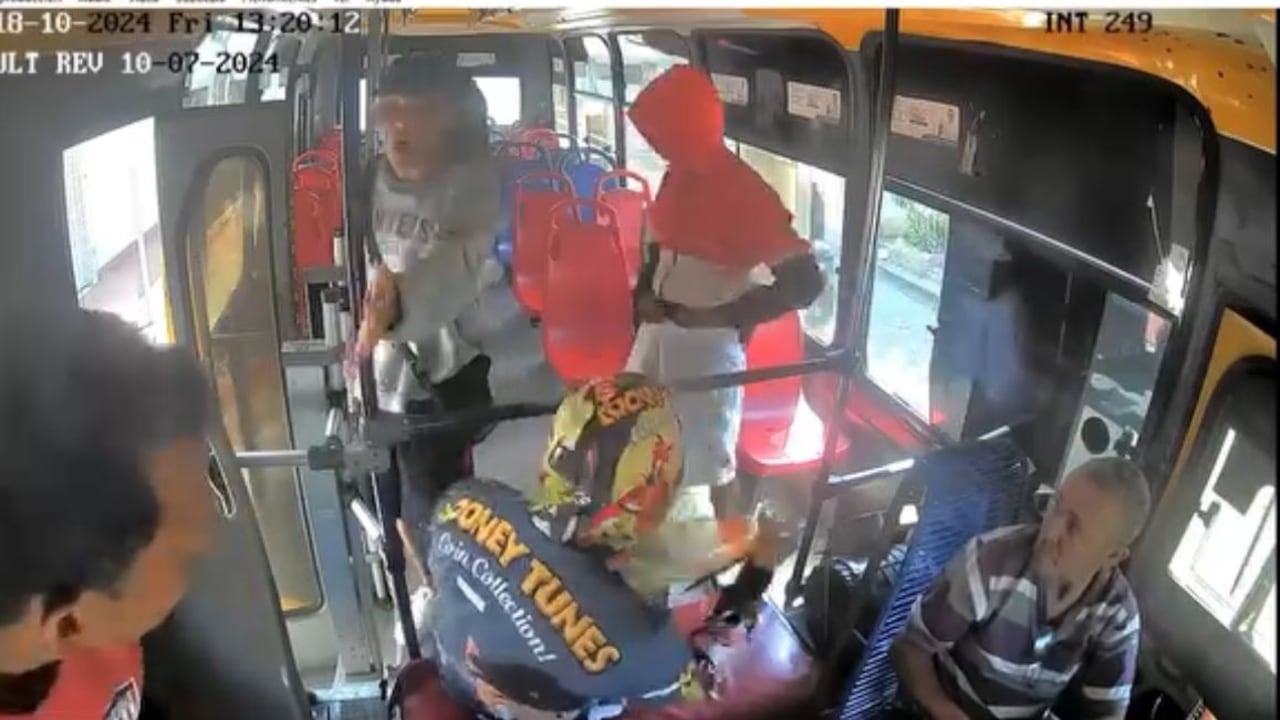 Prenden fuego a un bus en Soledad, Atlántico.