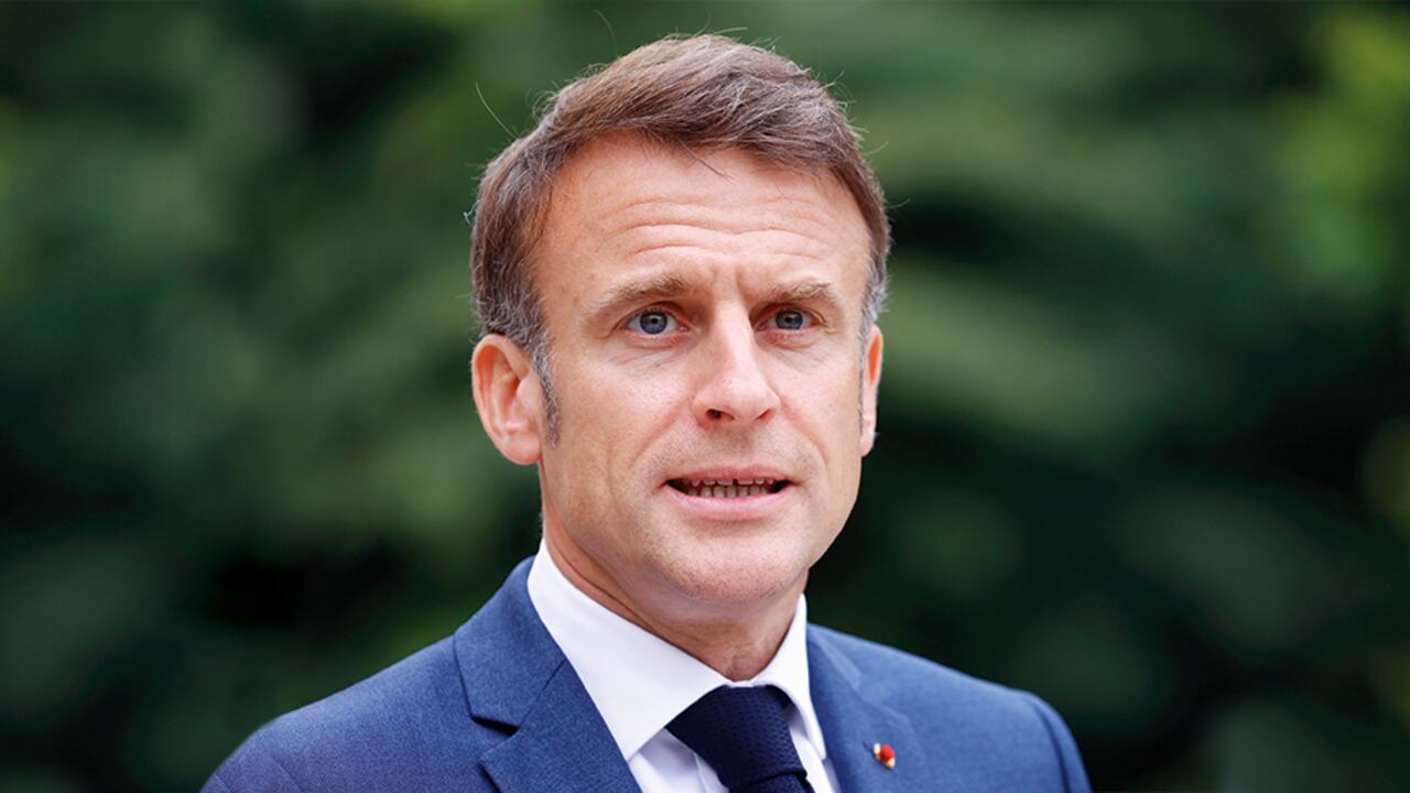 Emmanuel Macron, presidente de Francia, se enfrenta a una dura crisis política.