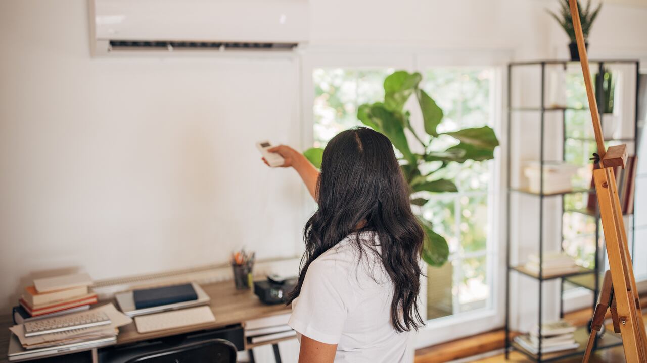 Enfrentando el calor veraniego: Las razones detrás del aire acondicionado ineficiente.