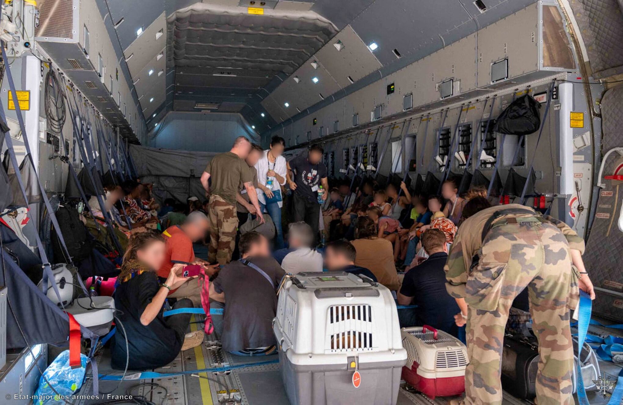 En imágenes: Extranjeros evacuados de Sudán