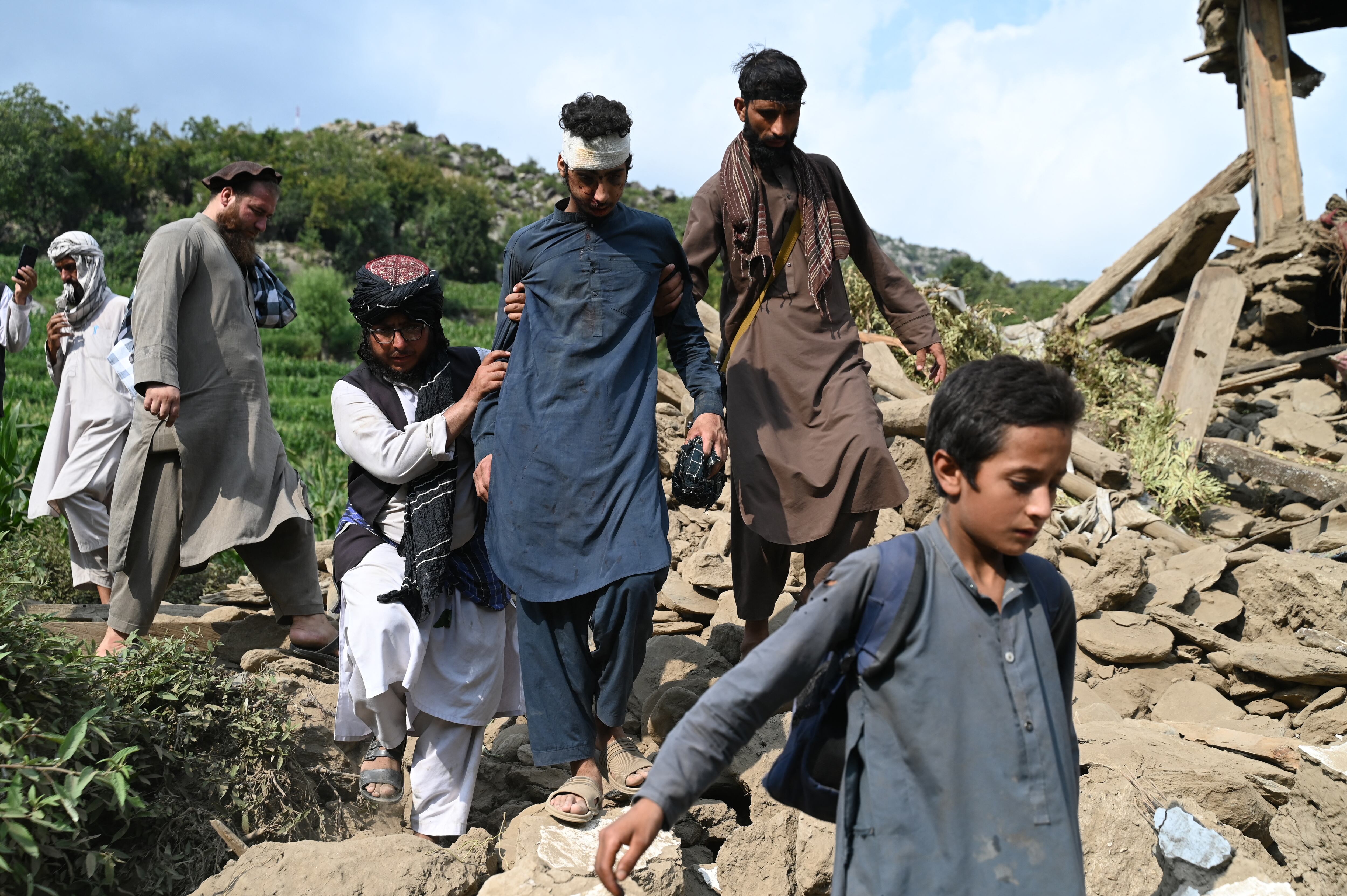 Heridos por desastre natural en Afganistán